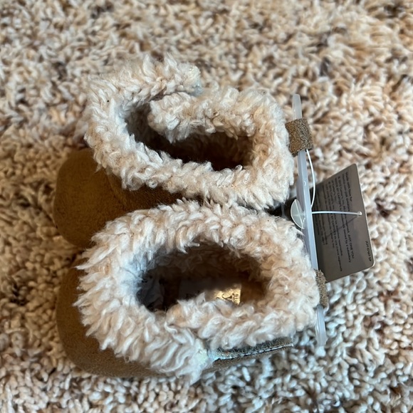 NWT Carter’s brand baby boots size Newborn - Picture 2 of 2